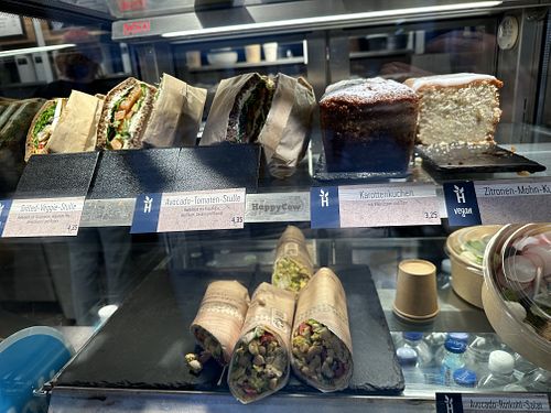 cake, bread  at Haferkater - Hbf Düsseldorf in Dusseldorf