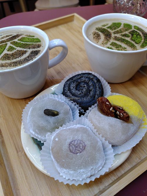 Mochis + Hojichaccinos #Veganuary at La Maison du Mochi - Turenne in Paris