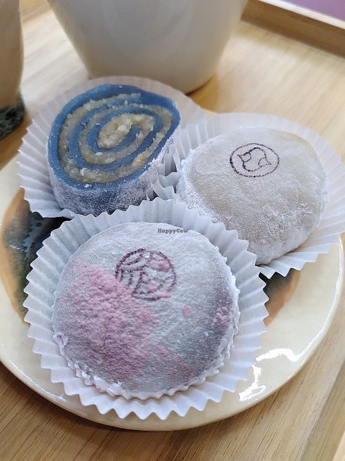 Mochis + Roll mochi at La Maison du Mochi - Turenne in Paris