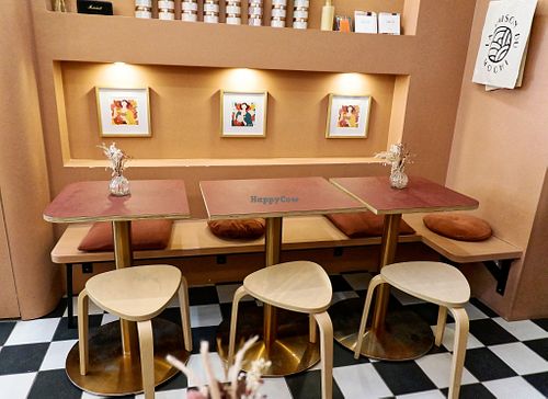 Eat-in space at La Maison du Mochi - Turenne in Paris