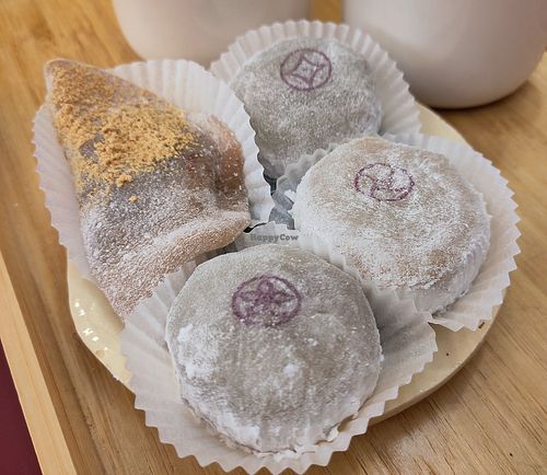 Mochis + Tsutsumi at La Maison du Mochi - Turenne in Paris