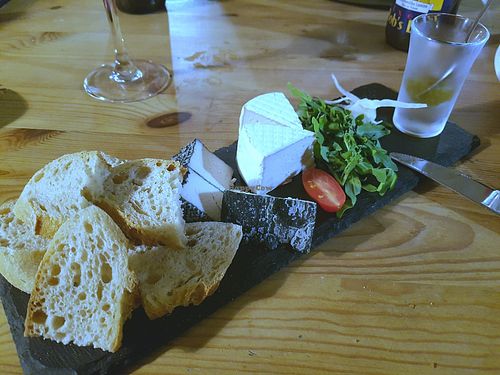 Vegan cheese at Dis Leur in Bordeaux