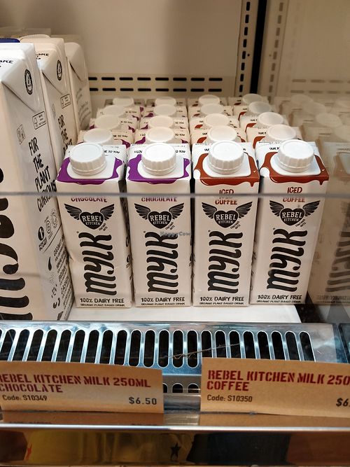 Chocolate and iced coffee at Scoop Wholefoods - Paya Lebar in Central Singapore