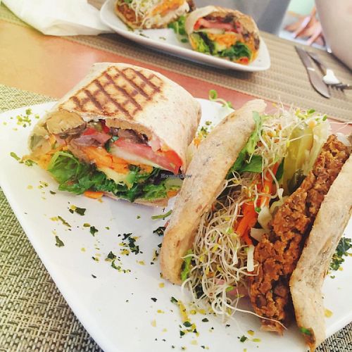 King Burger and Gong Wrap at La Belle Verte in Gatineau