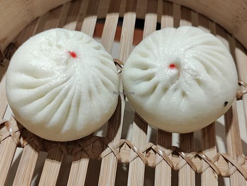 Vegetables buns at Din Tai Fung 鼎泰豐 - City Square Mall in Central Singapore