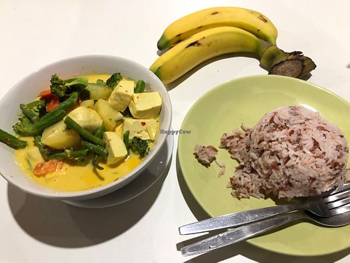 Thai grren curry with brown rice (bananas are not included)  at Secret Place Hotel in Koh Phangan