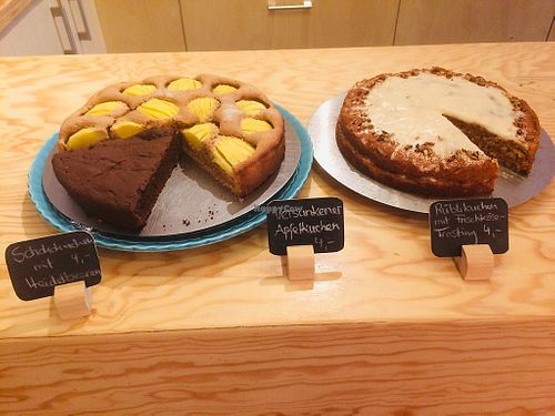 Appel cake, chocolate cake and carrot cake with "cream cheese frosting" at Valea in Regensburg