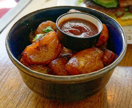 Aloko at L'Embuscade in Paris