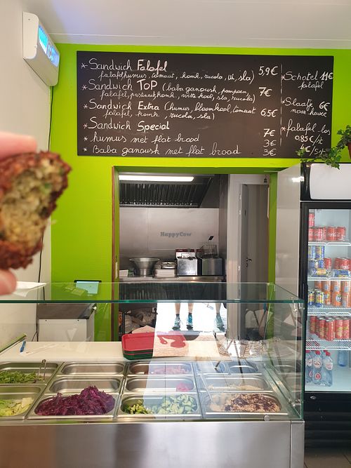 Fully vegan menu. Sauce used is tahini at Falafel Top in Leuven