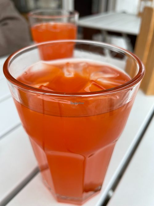 Red fruit lemonade at BEIJU HEALTHY FUN FOOD in Cascais