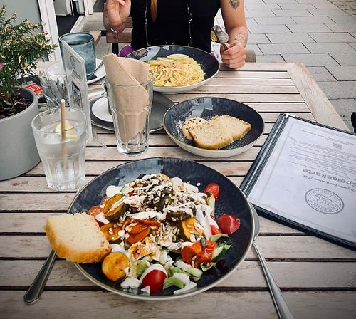 Vegan salad and lemon pasta at Green Bee in Rinteln