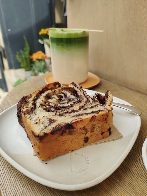Chocolate babka at 4minutes Cafe in Budapest