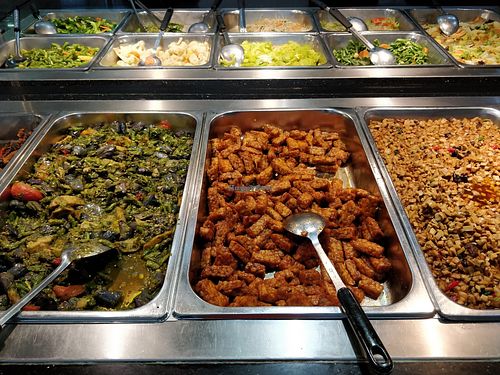 Buffet selection at Ariya Maitreya Restaurant 彌勒佛素食館 in Batam