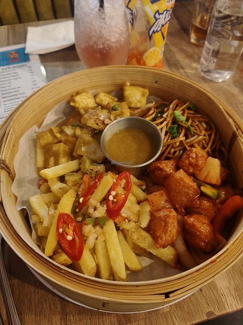 Mixed box with tofu and chicken at PhatChows - Altrincham in Altrincham