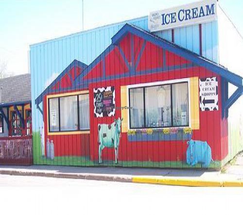 storefront at Valpo Velvet in Valparaiso