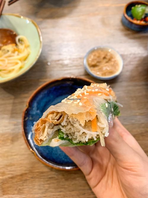 Summer roll ($3.80):
Rating: 8/10
The roll was very delectable with the use of flavourful seitan balanced with the use of fresh vegetables. The vegetables warped inside was crunc at The Kind Bowl - Somerset in Central Singapore