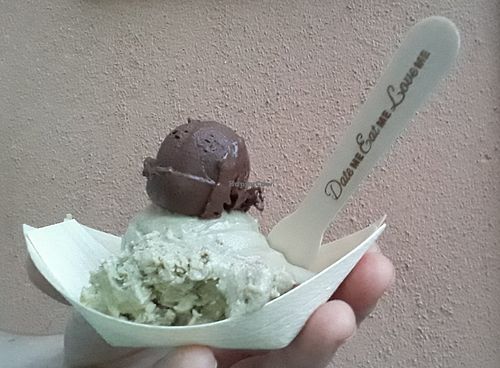 Pumpkin seed and dark chocolate at iceDate - Klenzestr in Munich