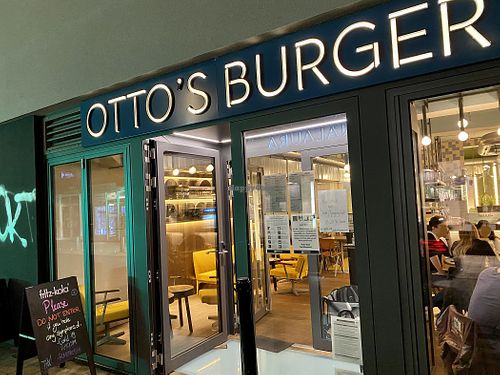 store front at Otto's Burger in Cologne