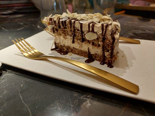 Torta all’amaretto #Veganuary at Choose in Madrid