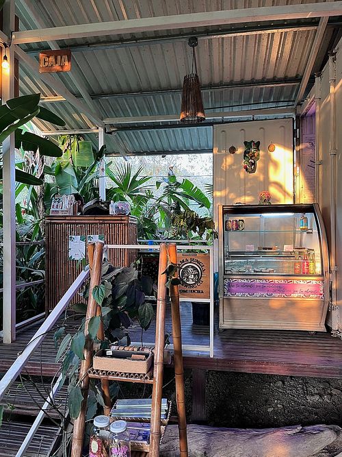 Welcome at Indómitos Café & Bar in Uvita