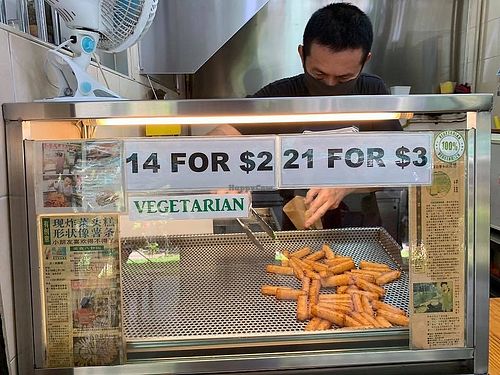 Yummy carrot cake.  
Photo by Mr Henry Lau at Deep Fried Carrot Cake 现炸萝卜糕 in Central Singapore