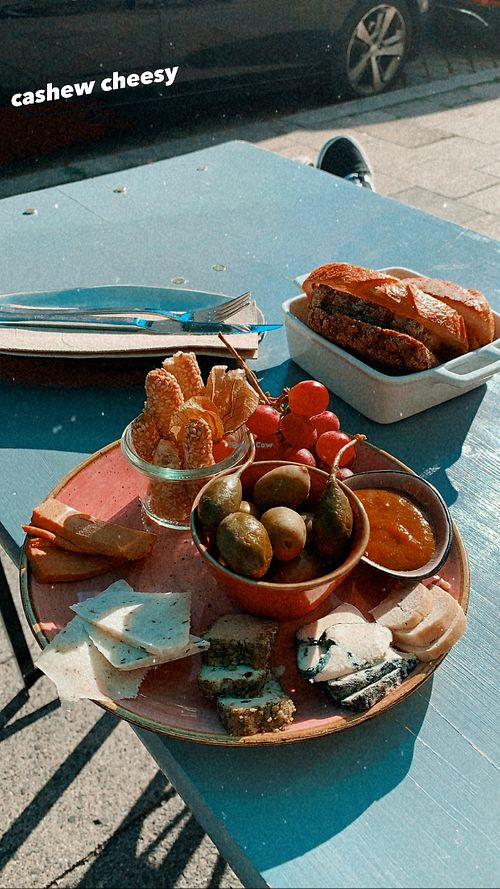 käseteller at OM NOM NOM CAFÉ in Munich