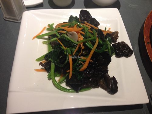 Spinach and mu-erh mushrooms at Tianchu Miaoxiang - Chaowai in Beijing