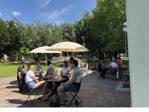 Outdoor seating at NUZ in Linz