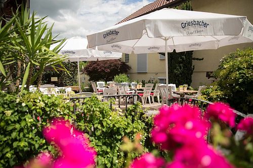 Beer garden at Landgasthof Löwen in Obersasbach