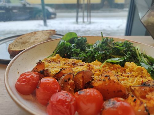 English breakfast at Holi Yoga & Cafe in Moscow