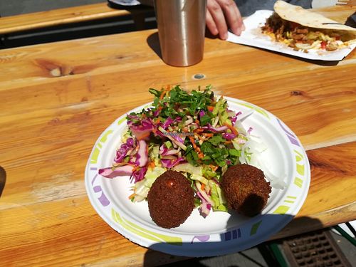 Napfényes falafel and vitamin salad at Vegan Sunday Market in Budapest
