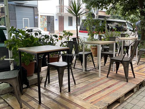Nice outdoor seating at Freeduchio in Batumi