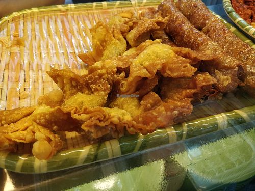 Wanton at ZhenSu Vegetarian 珍素云吞面 in West Singapore