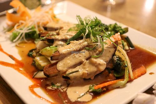 Lạc Hồng  at Vevi in Vienna