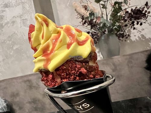 'tropical monster' at Chimneys in Berlin