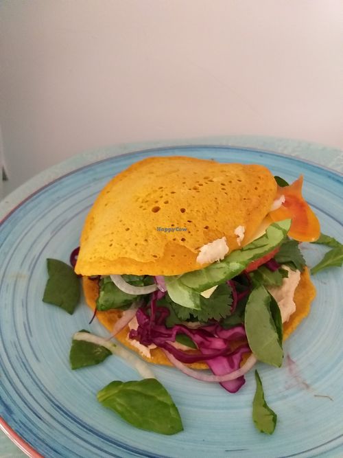 Red lentil pan cakes, red cabbage salad vegan Burger at Vegantisch  in Alicante