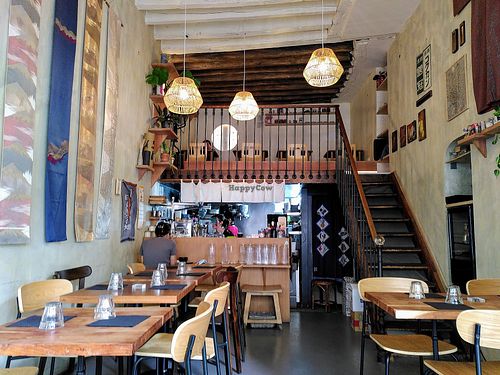 Eat-in space at Mori Cafe in Paris