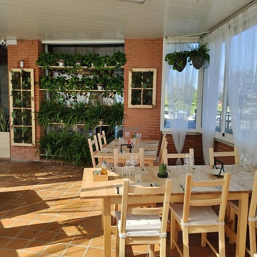 
Sa Tomaquera és un restaurant vegà 100% gluten free de cuina casolana amb productes ecològics i de proximitat en un ambient relaxat, íntim i familiar en un petit jardí per ga at Sa Tomaquera in Blanes