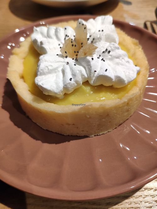 Tarte au citron at Un Piano dans la Théière in La Rochelle