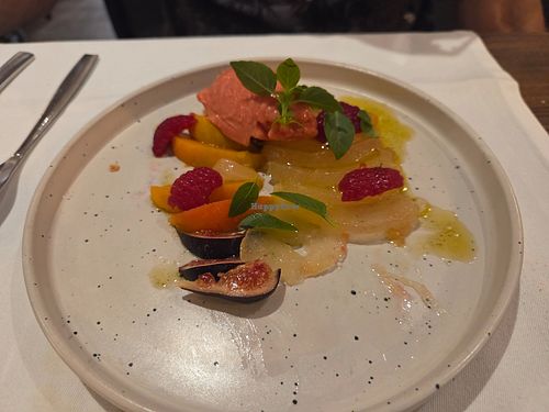 Assiette de fruit avec sorbet at Renaud'mets in Lisle-sur-la-sorgue