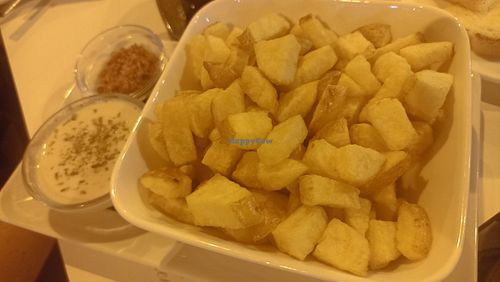 Patatas (con salsa y jamón a parte) at La Bellota y el Centeno in Alcoi