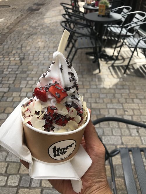 Frozen coconut yoghurt 🙏🏽 at I Love Leo in Regensburg
