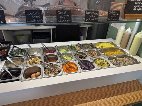 Salad bar with vegetarian and vegan options   at Ama'Vida in Paris