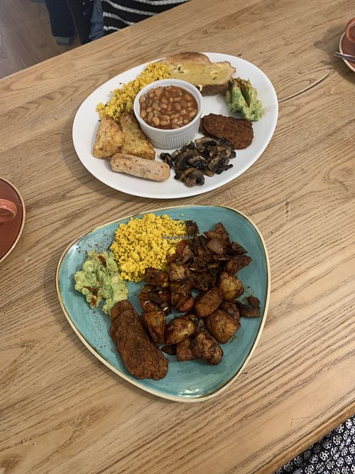 Willa’s potatoes (gf) and full breakfast  at Thrive in Cambridge
