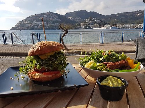The only vegan burger comes with a beyond meat patty. The vegan bowl also!  at Superfood.Garden in Mallorca