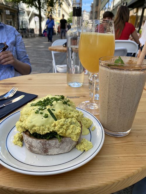 Benedict, smoothie and mimosa at Anima in Helsinki