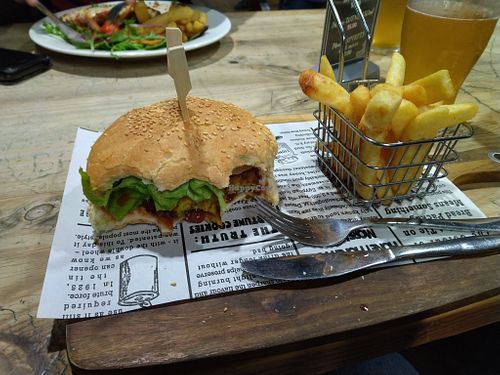 Vegan veggie burger at Endeavour Tavern in Lancelin