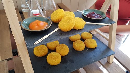 Cheese sticks at Entre Midi et Deux  in Nimes
