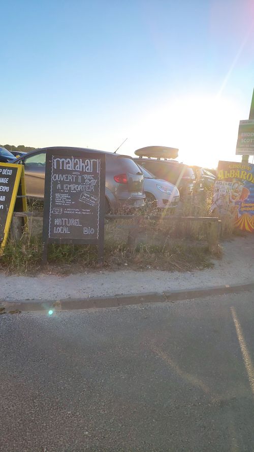 Sign outside at Matahari Boui-boui in Ile-de-re