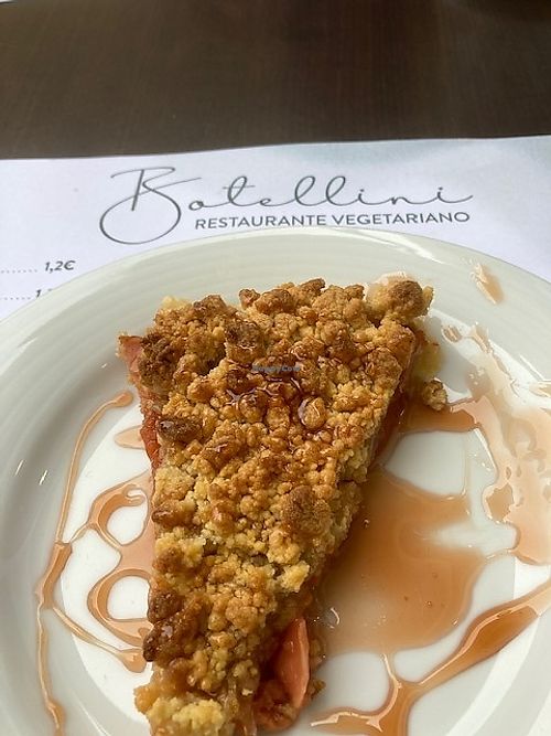 Quince Crumble dessert at Botellini in Caldas Da Rainha